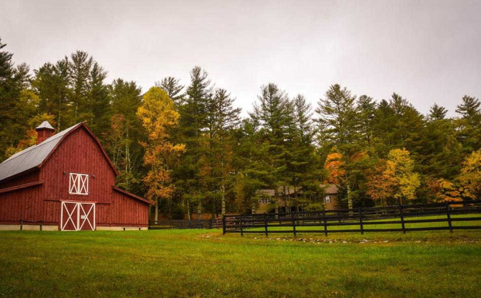 barn in the fall